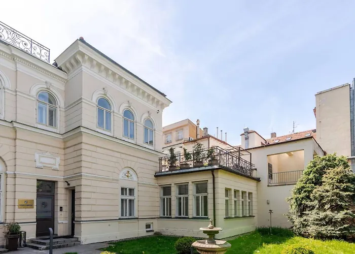 Unique Location With Hot-Tub, Terrace And Garden