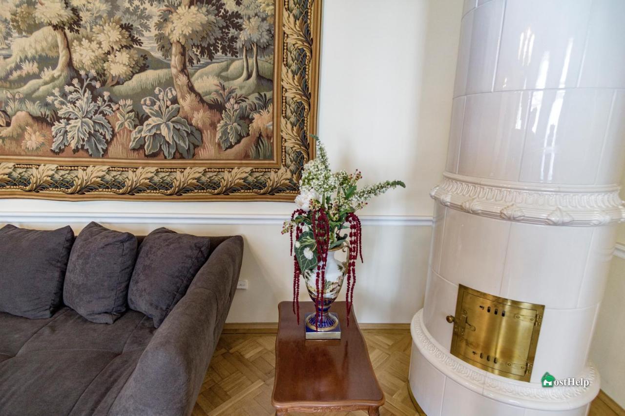 Unique Location With Hot-tub, Terrace And Garden Villa Prag