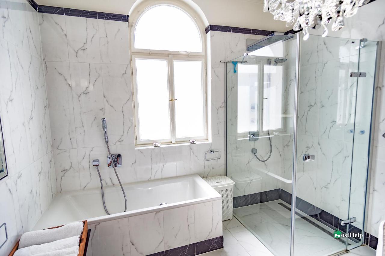 Unique Location With Hot-tub, Terrace And Garden * Prag