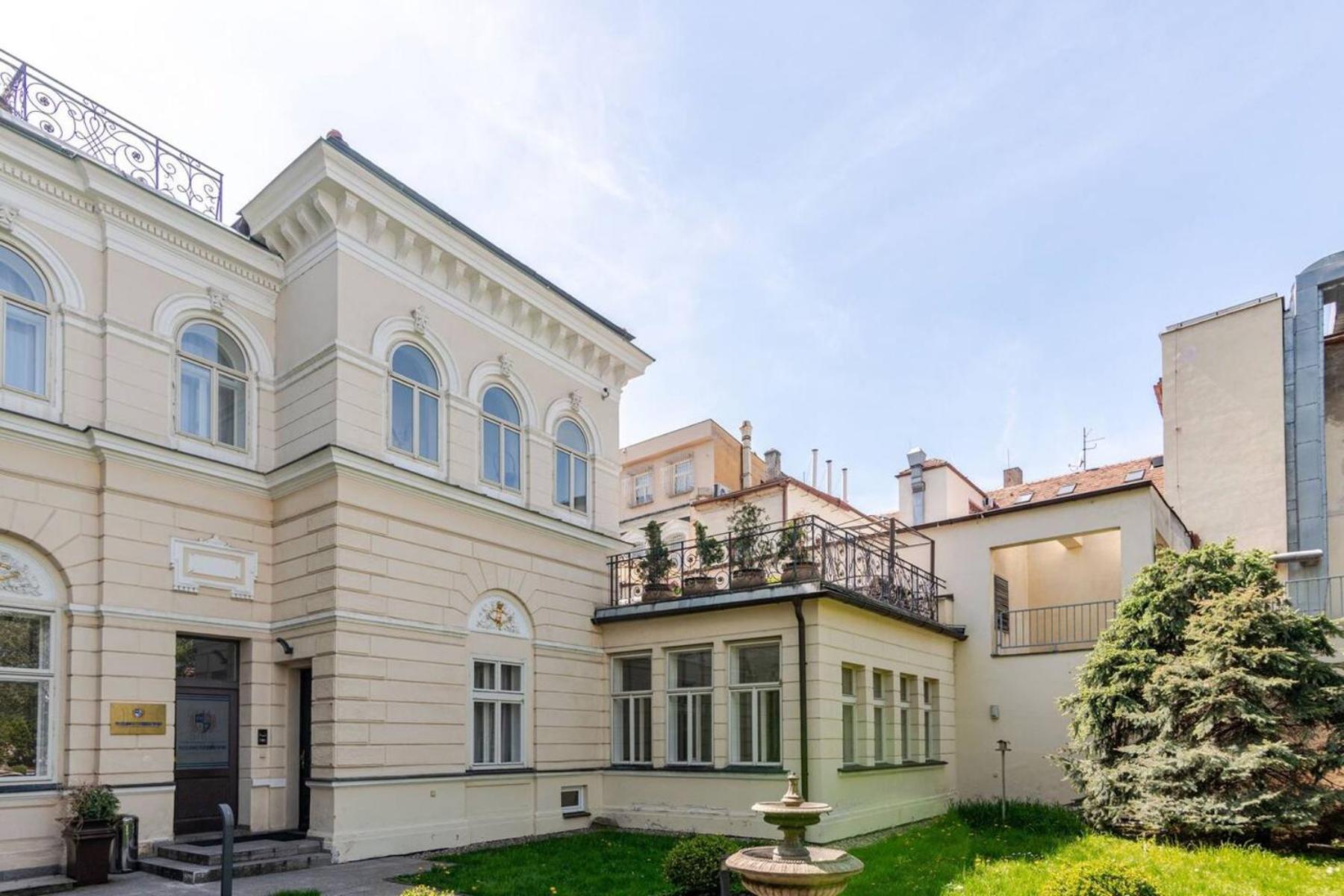 Unique Location With Hot-tub, Terrace And Garden * Prag